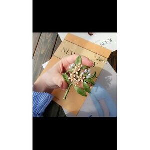 Creative Orange blossom Brooches For Woman Vintage style Green Color Plant Pearl